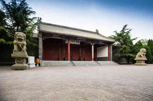 庆祝我校被评为XX市教育信息化先进集体